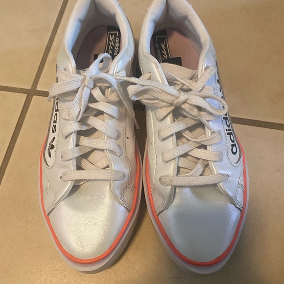 adidas Originals Sleek Super W White Black Signal Coral Women Casual Shoe EF4956 - Picture 6 of 7